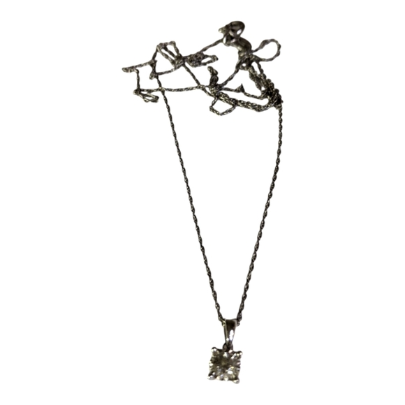 JTW Vintage 1/4 carat 4.8mm in diameter Real Diamond Pendant - Picture 3 of 3